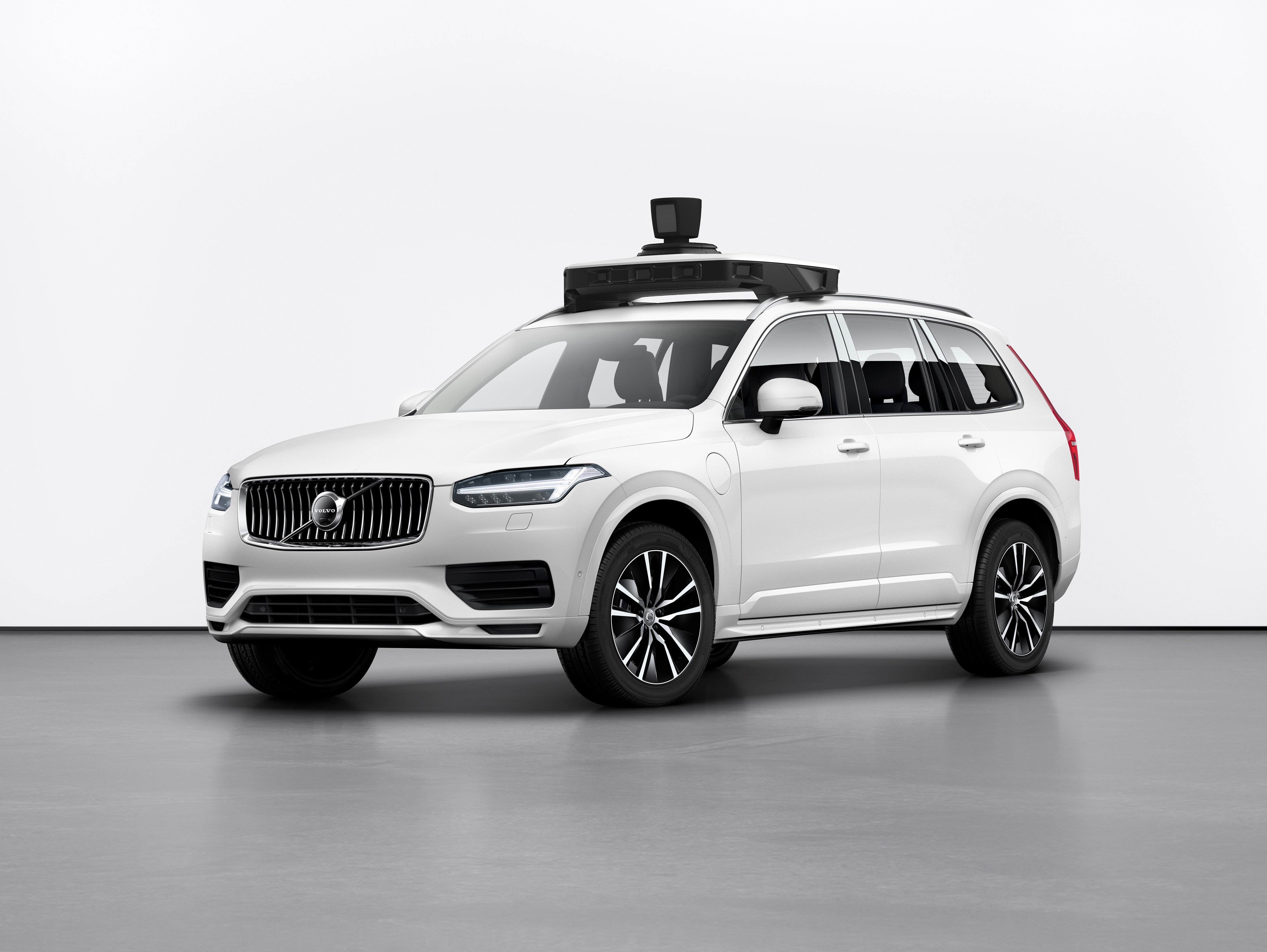 Η Volvo Cars και η Uber παρουσιάζουν ένα αυτόνομο αυτοκίνητο έτοιμο για παραγωγή
